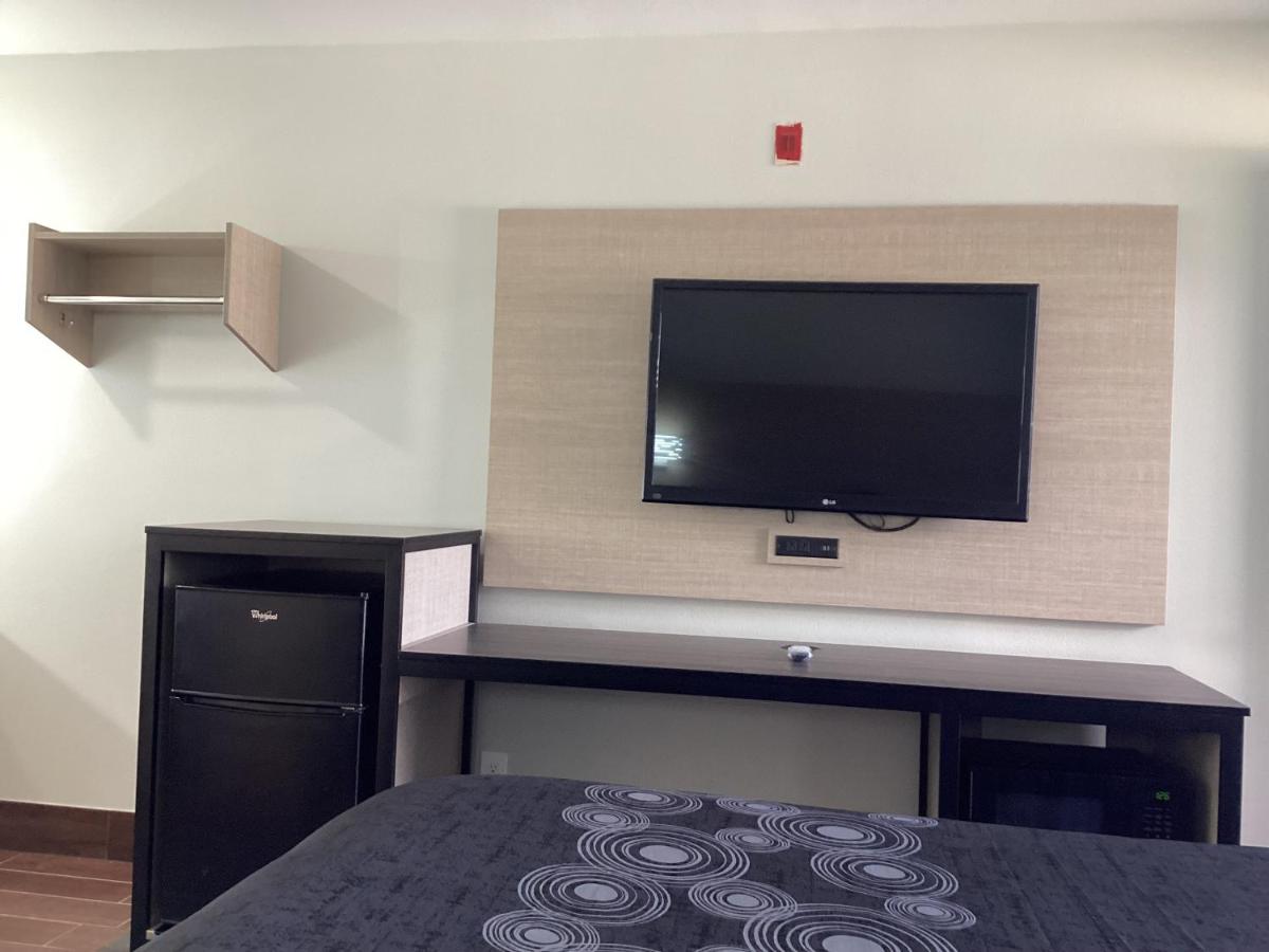 MAYFAIR INN ONTARIO AIRPORT — photo 13