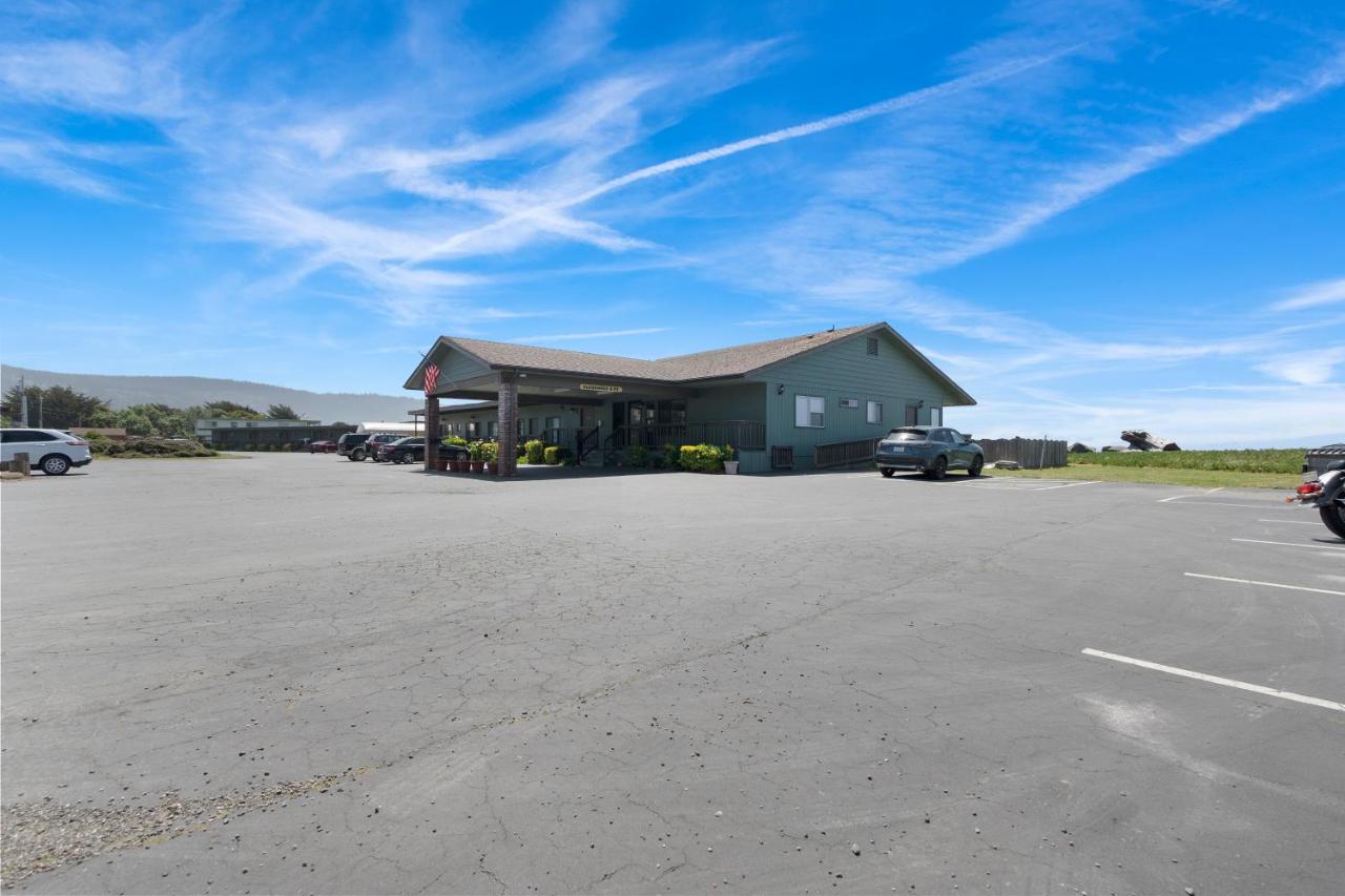 Crescent Beach Motel — photo 9