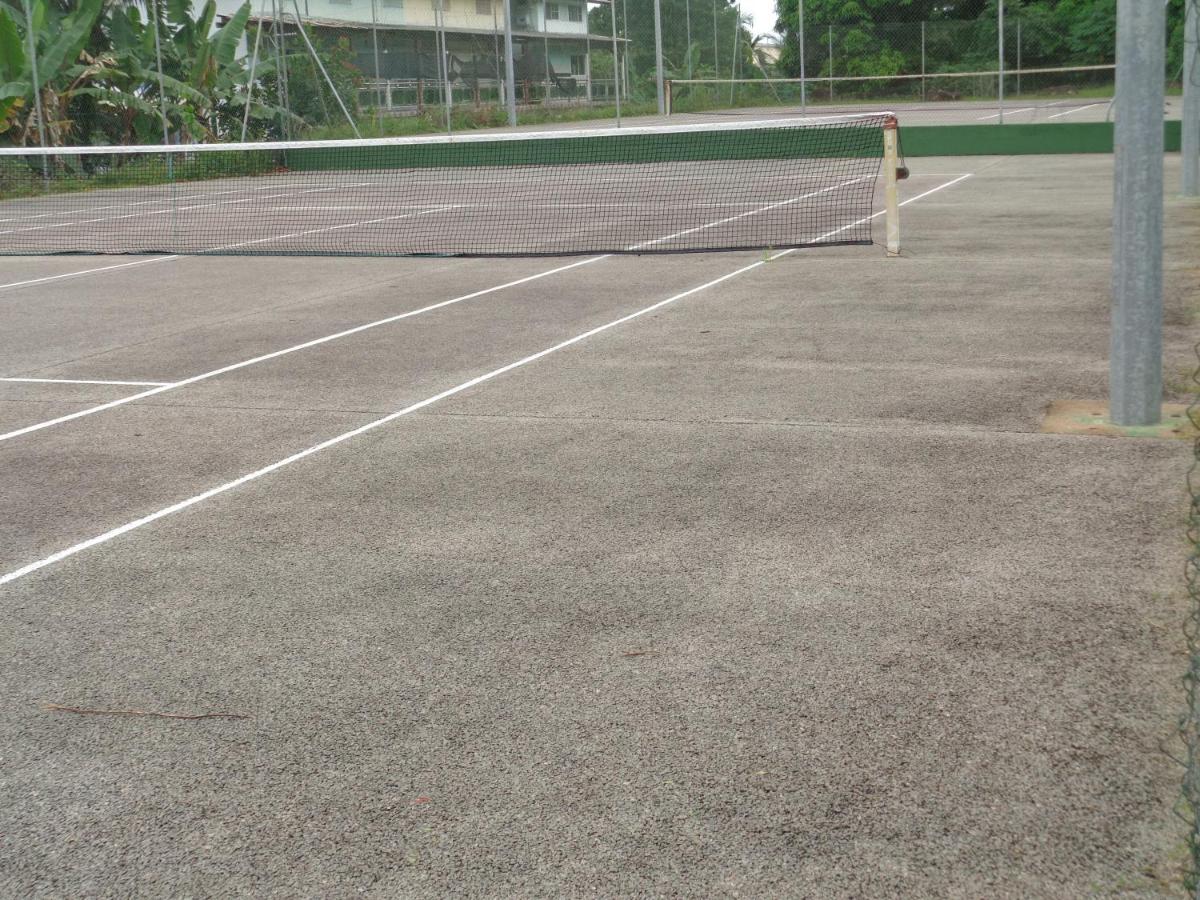 Tennis court: Appartements Standings à Cayenne