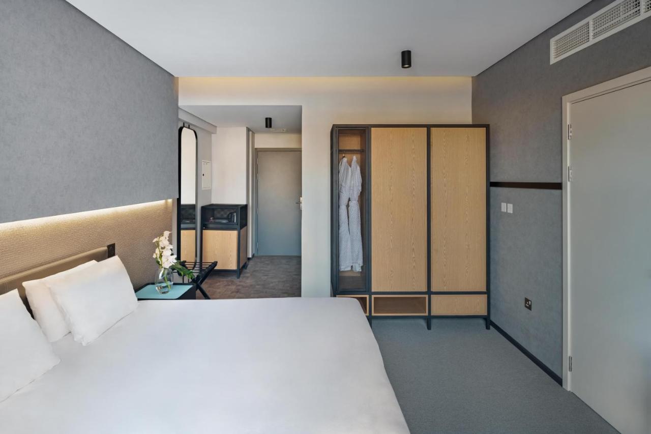 JA The Manor Hotel, Dubai - 3