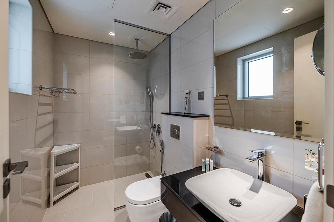 Stylish Studio With Pool View Mins to Dubai Mall - 3