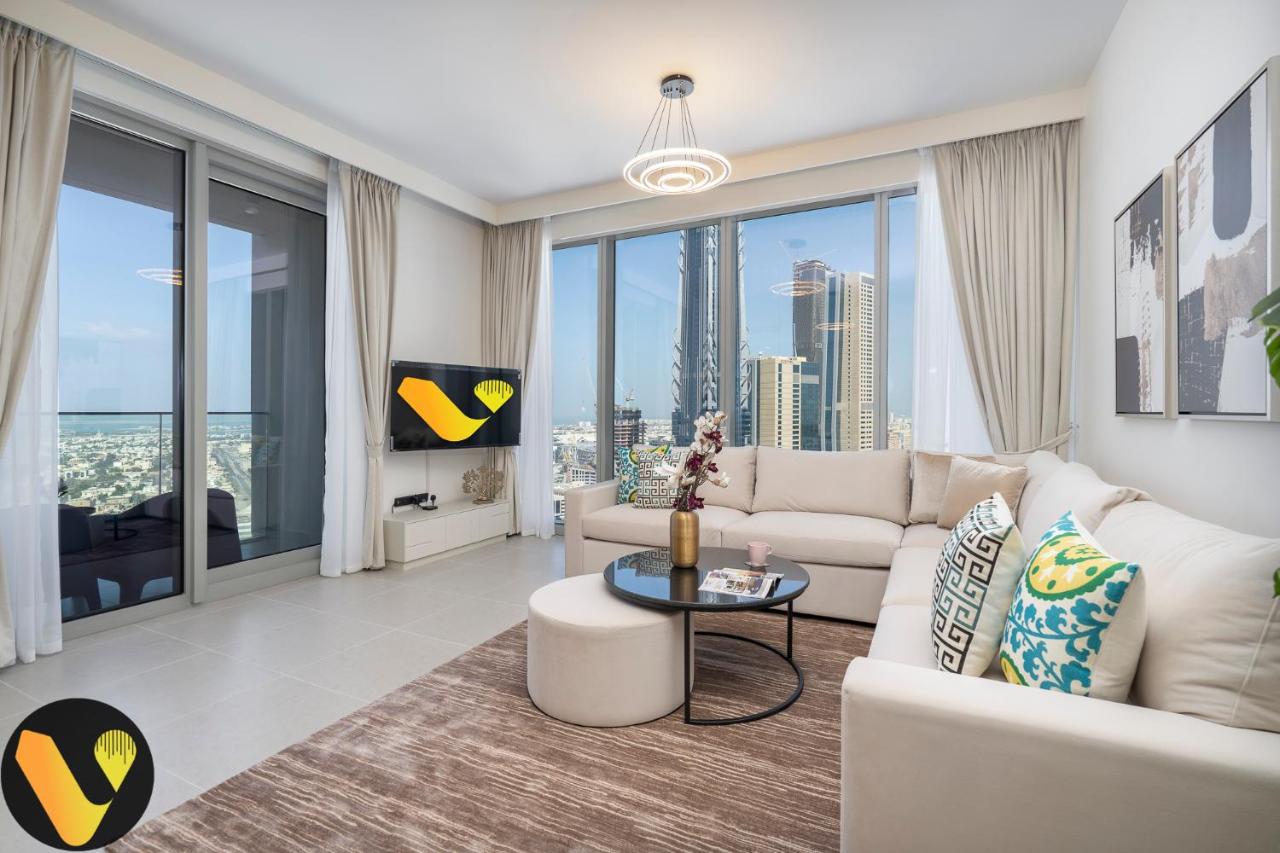 Vogue Vacation Homes, Downtown Forte near Dubai Mall and Burj Khalifa, Two-Bedroom Apartment with Balcony and City View, full access to all amenities - 2