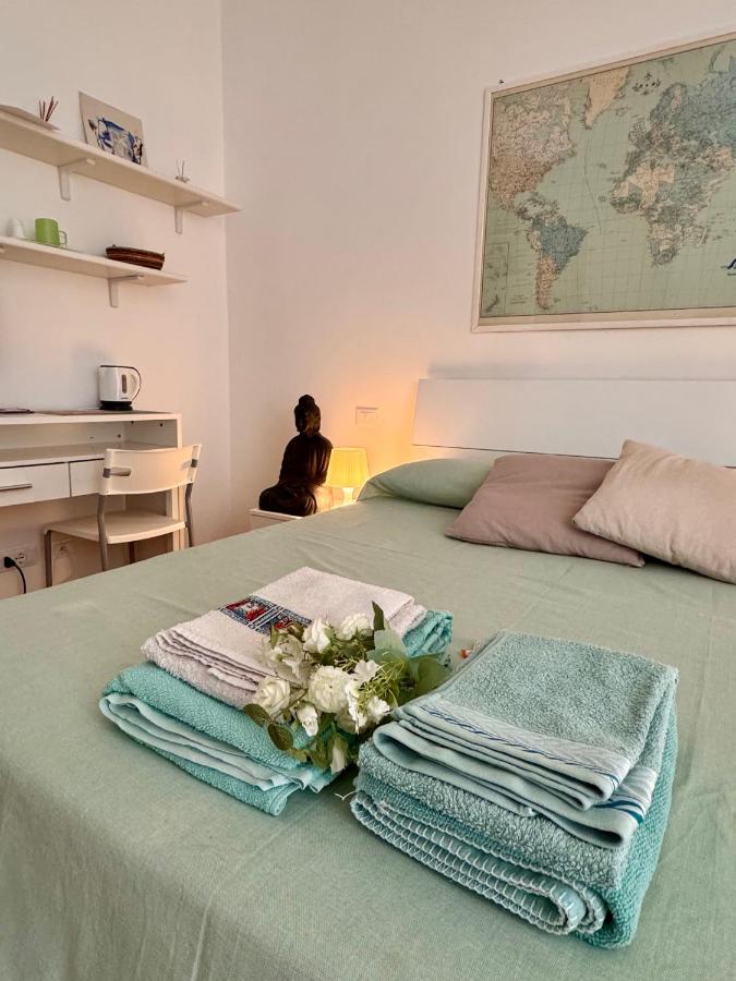 Genoa Waterfront Room - 5