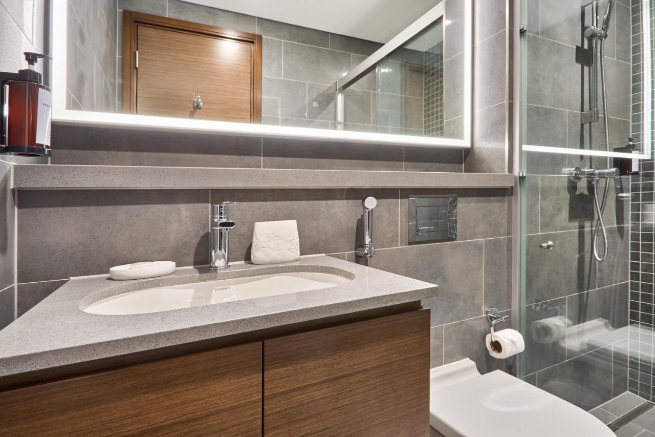 STAY BY LATINEM Luxury 1BR Holiday Home CB 0905 Near Burj Khalifa - 3