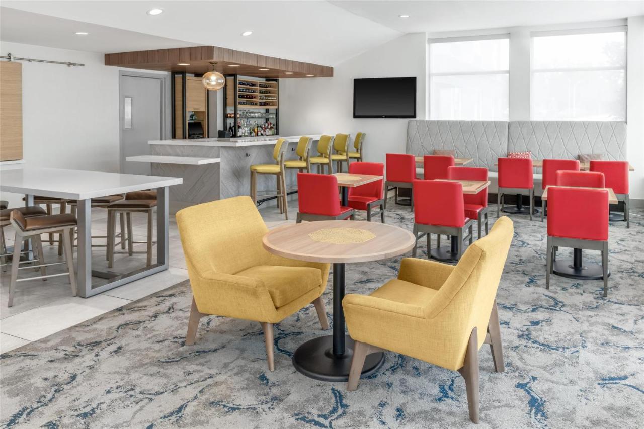 Hilton Garden Inn Queens JFK - 5