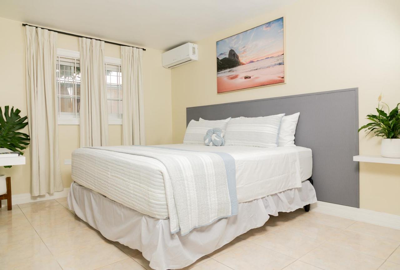 Lignum Vitae with Pool - Kingston - Budget Stay - 2