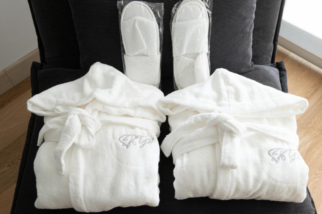 SKY27 Executive Luxury Terrace - 3