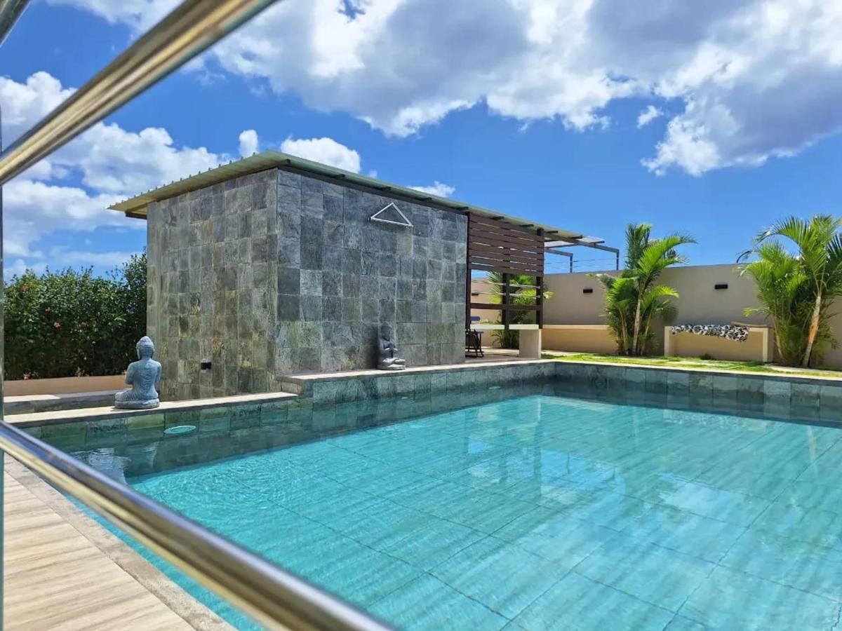 Harmonious Villa in Flic-en-Flac with Private Pool - 4