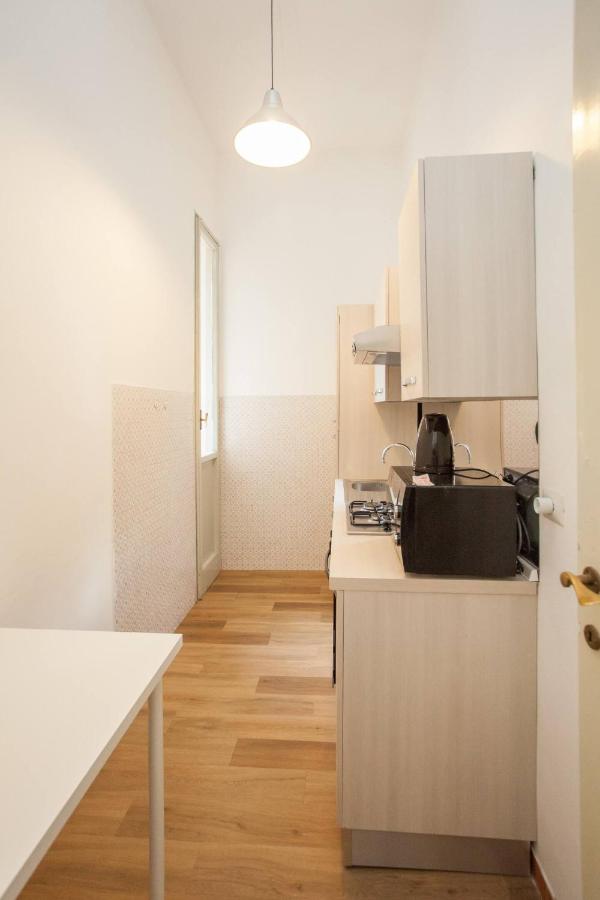 Large Apartment near Coliseum - 4