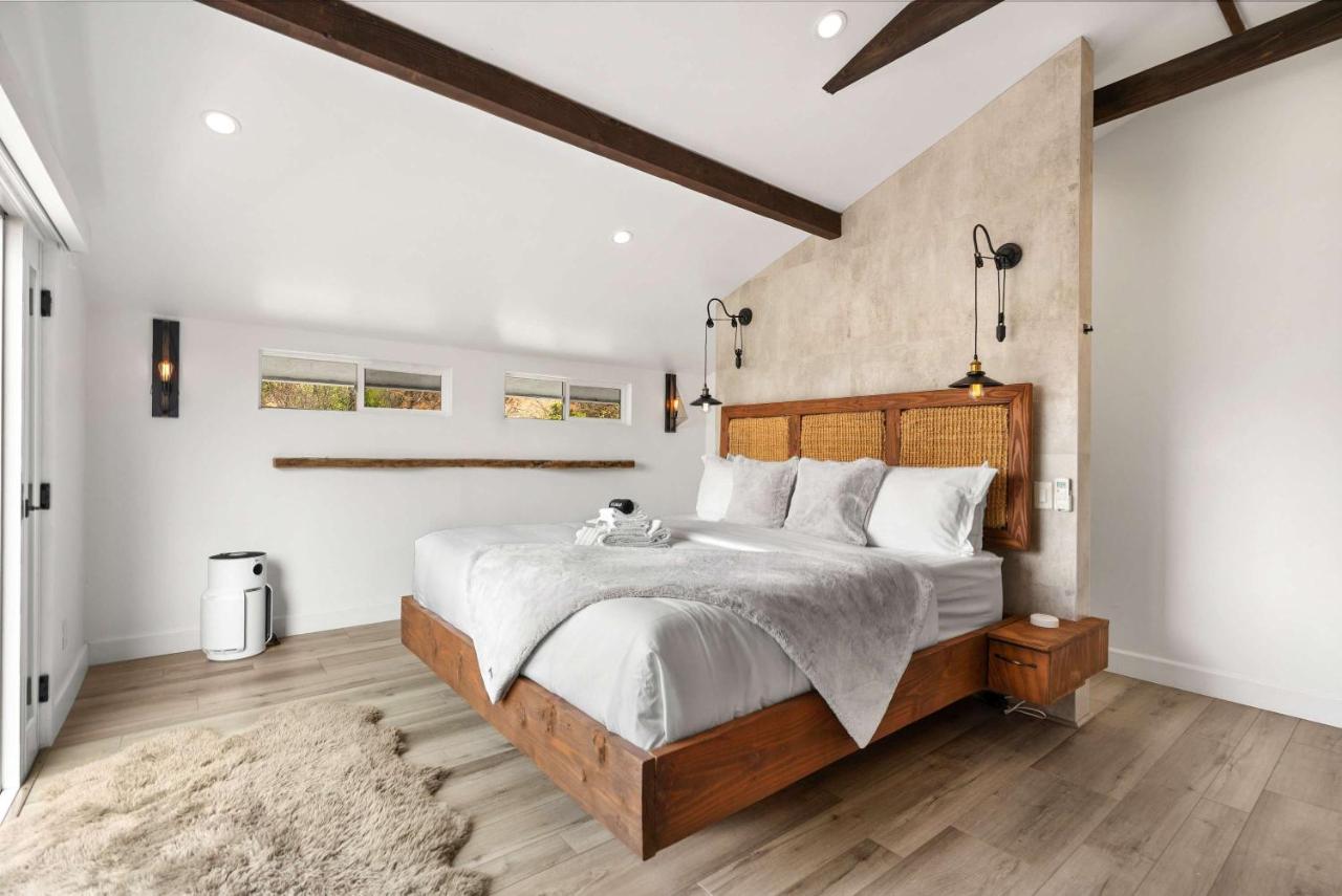 New Listing Palisades Villa by Colby & Conrad - 4