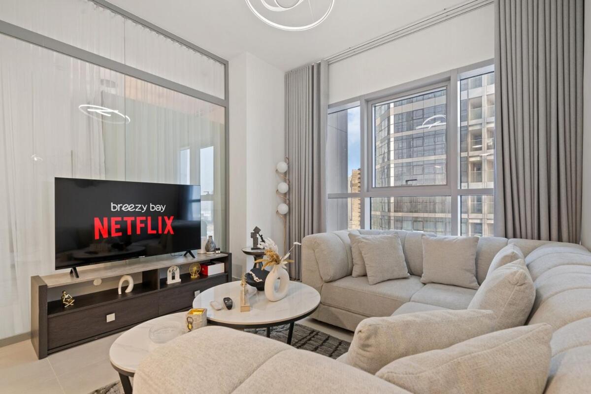 Stylish 1 BR A - Great Pool View