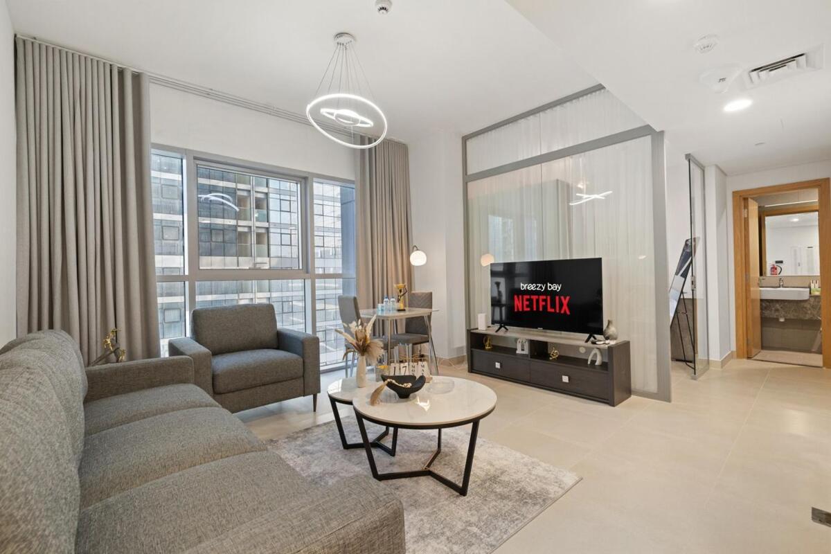 Stylish 1 BR B - Great Pool View