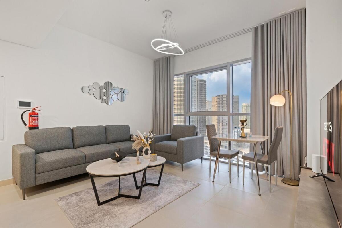 Stylish 1 BR B - Great Pool View - 5