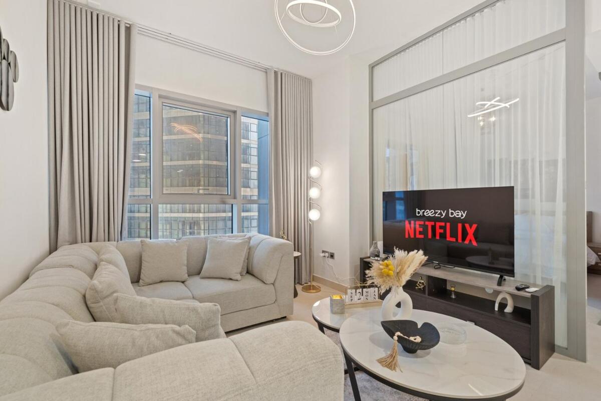 Stylish 1 BR C - Great Pool View