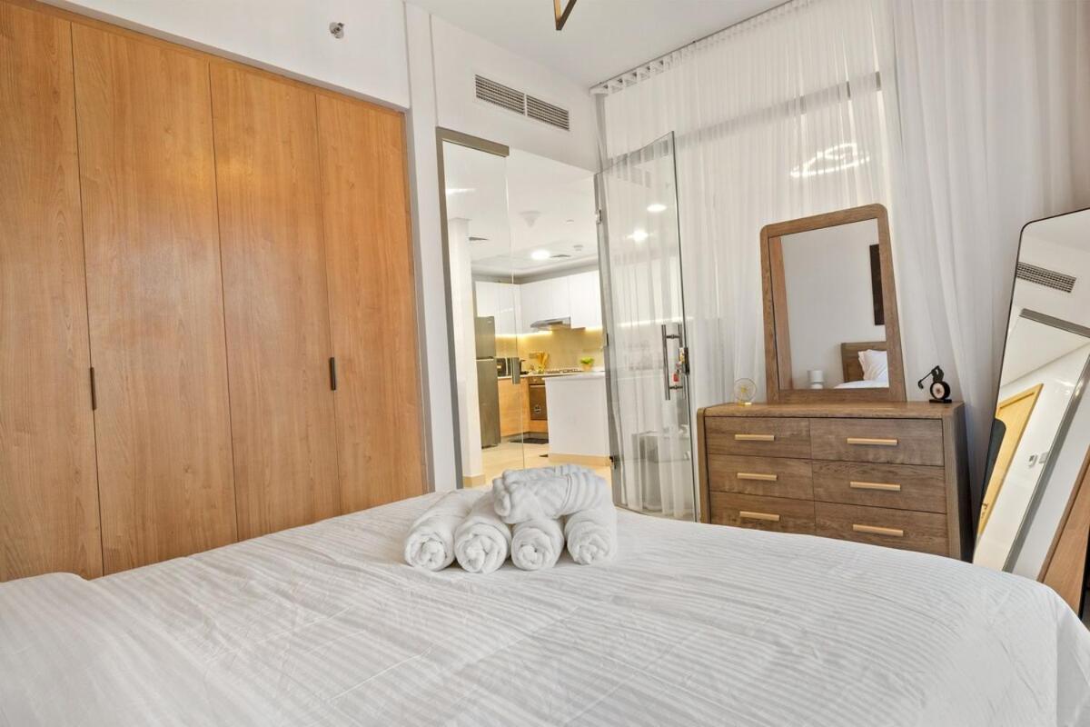 Stylish 1 BR C - Great Pool View - 4