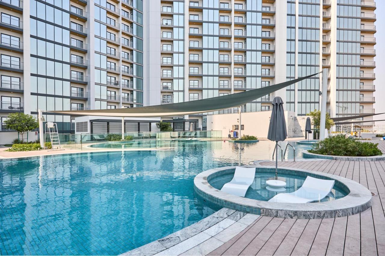 STAY BY LATINEM Luxury 1BR Holiday Home CB 2701 Near Burj Khalifa - 4