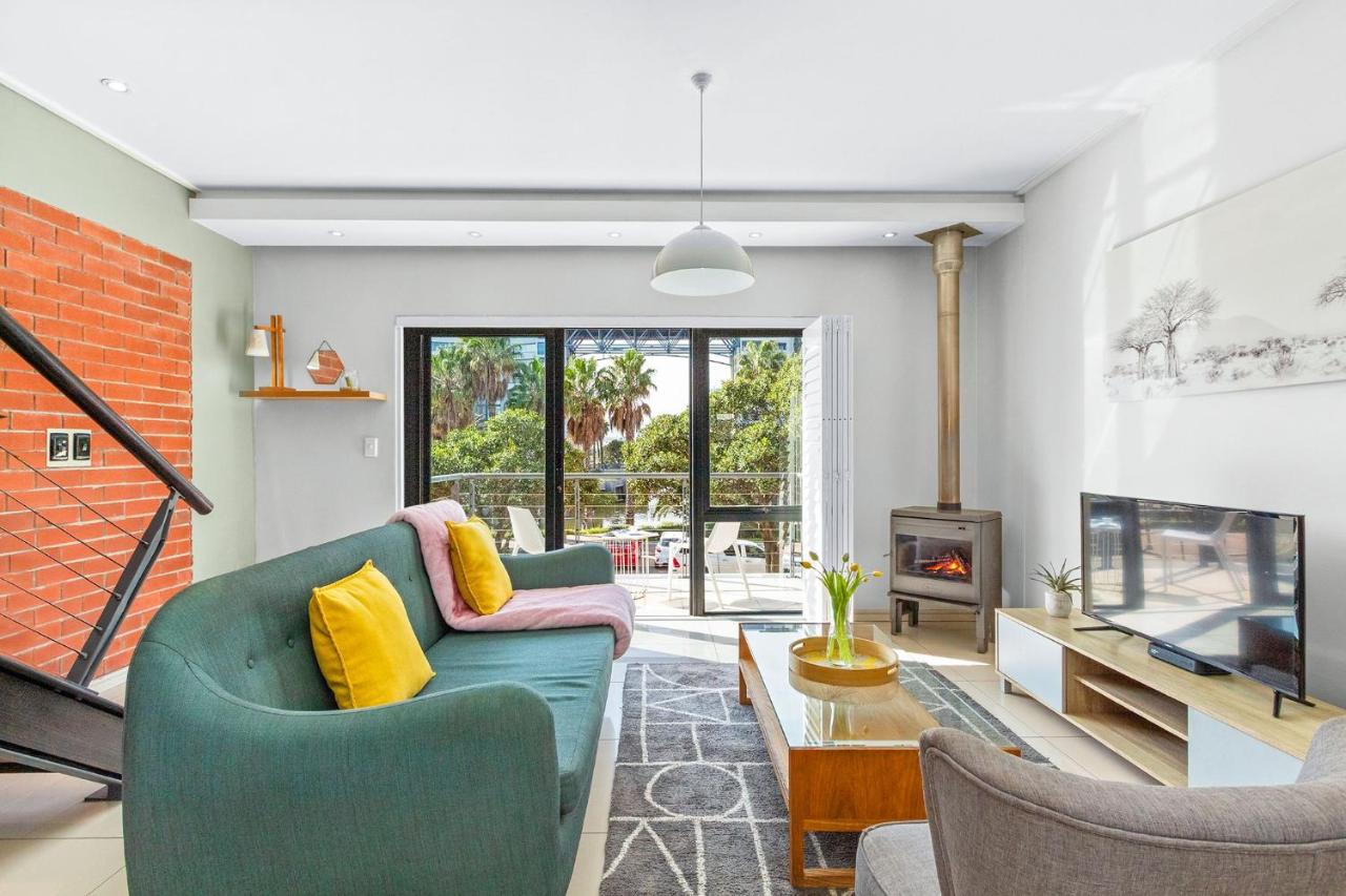 Manhattan Wharfside 301 - 5