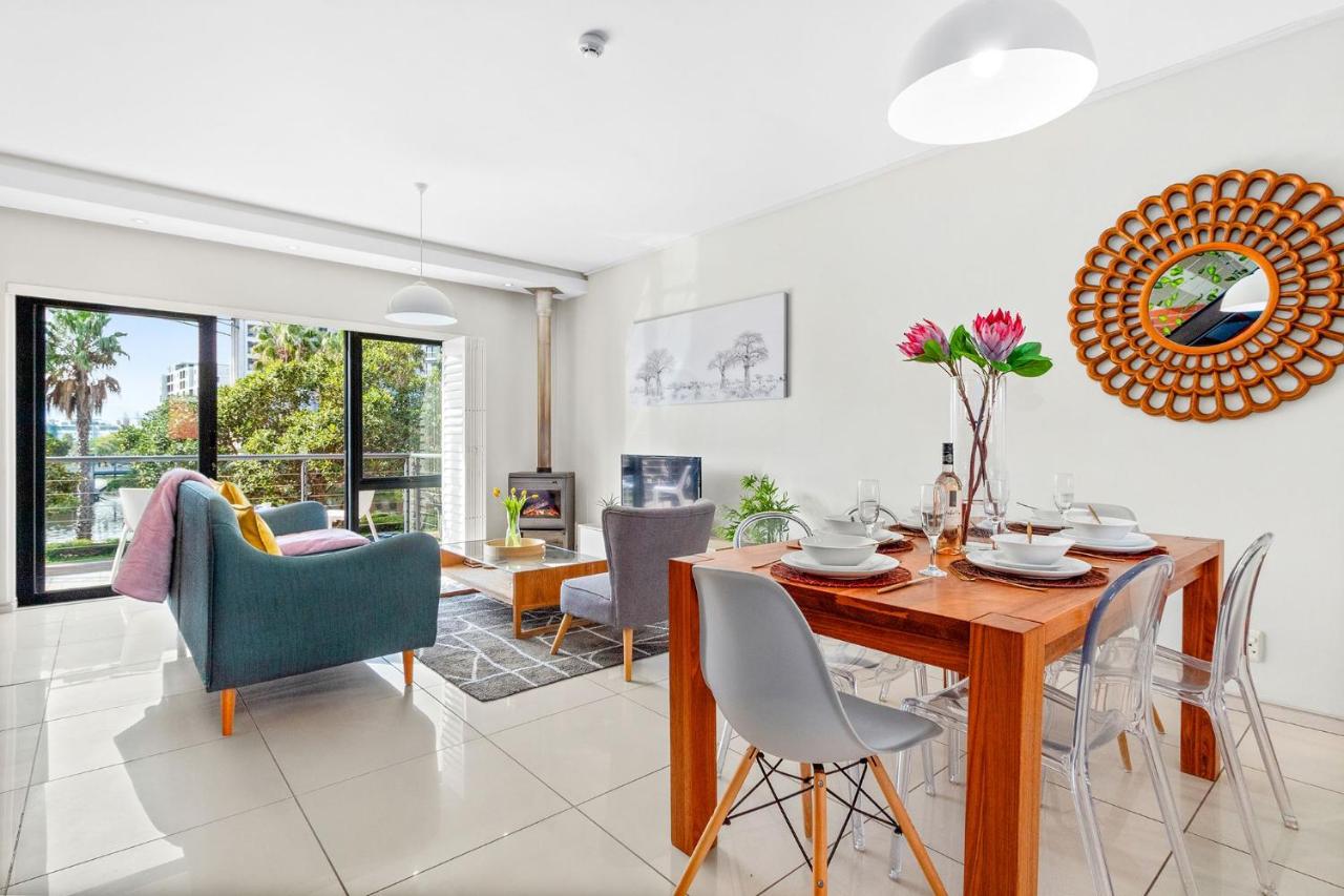 Manhattan Wharfside 301 - 4