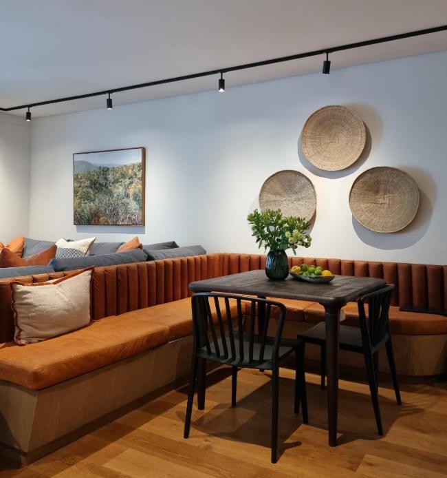 Atlantic Elegance - 2