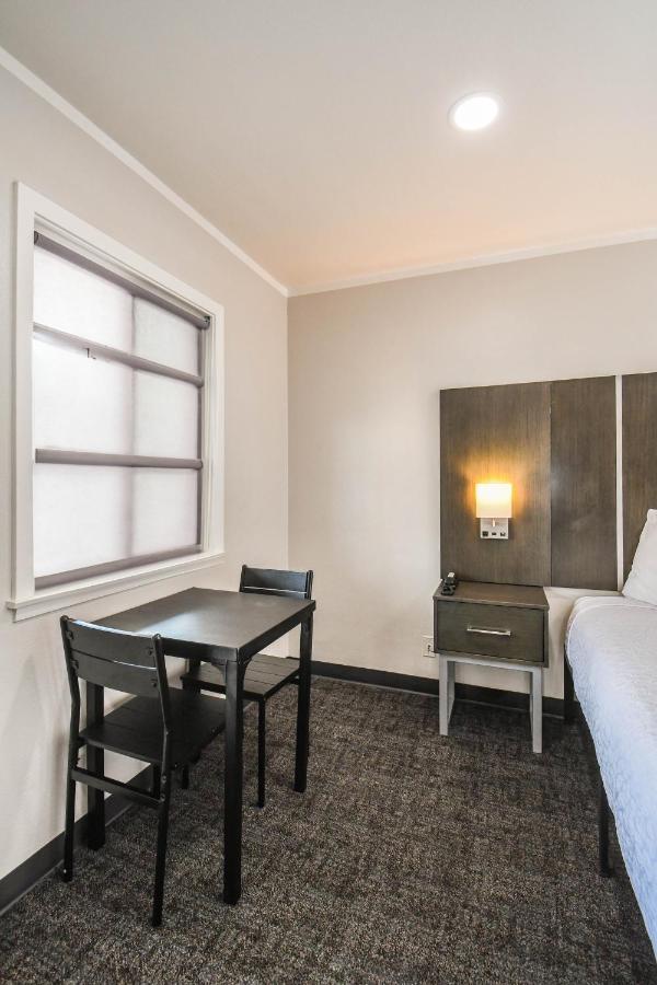 Sioux Falls Inn — photo 20