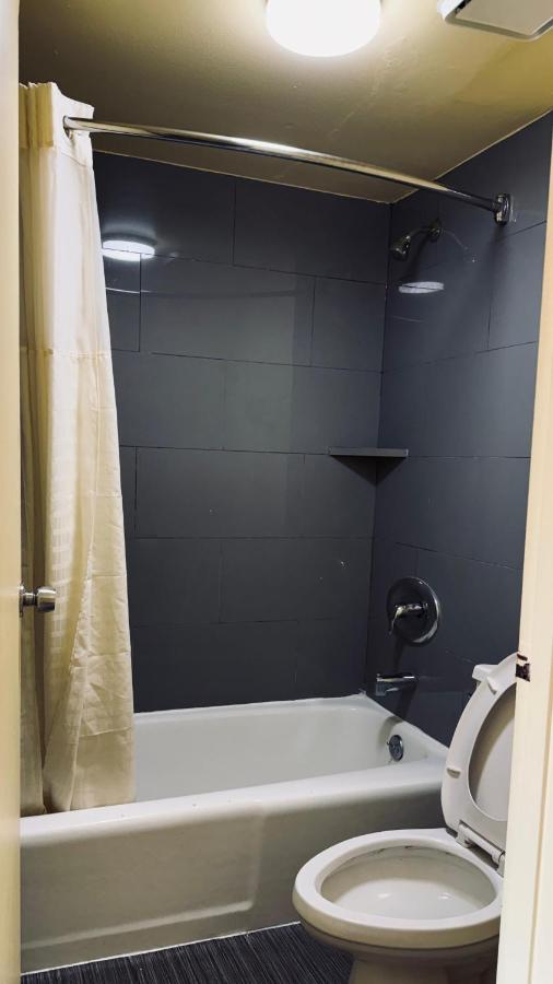 Budget Inn-West — photo 19