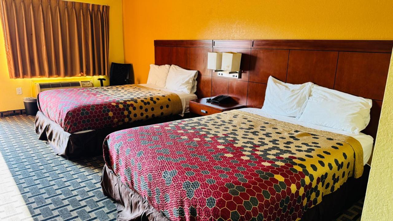 Budget Inn-West — photo 7