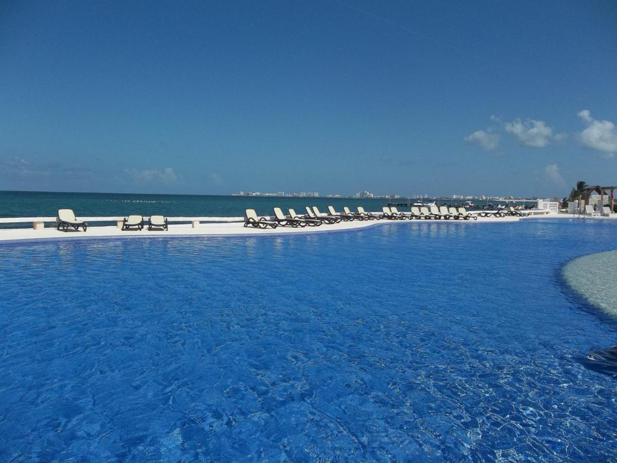 Punta me Luxury Apartment Beach front - 2
