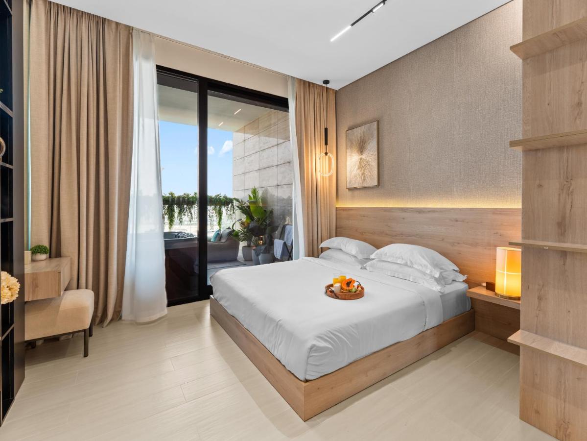 BLVD - Stylish Stay with Private Jacuzzi and Canal View - 2