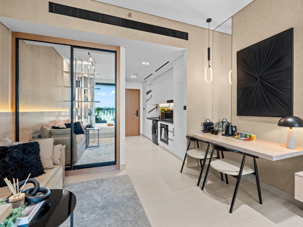 BLVD - Stylish Stay with Private Jacuzzi and Canal View - 4