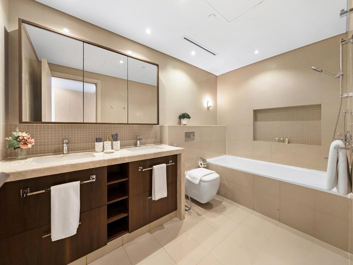 Kensington 1BR plus Study Burj View-Dubai Mall connect - 3