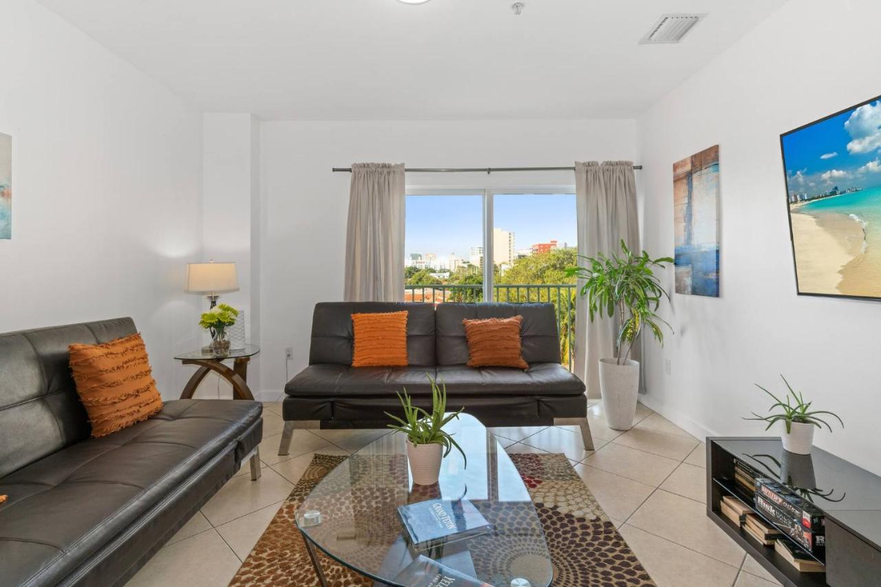 Apartment3BR/2BA King Bed, Parking, Washer& Dryer