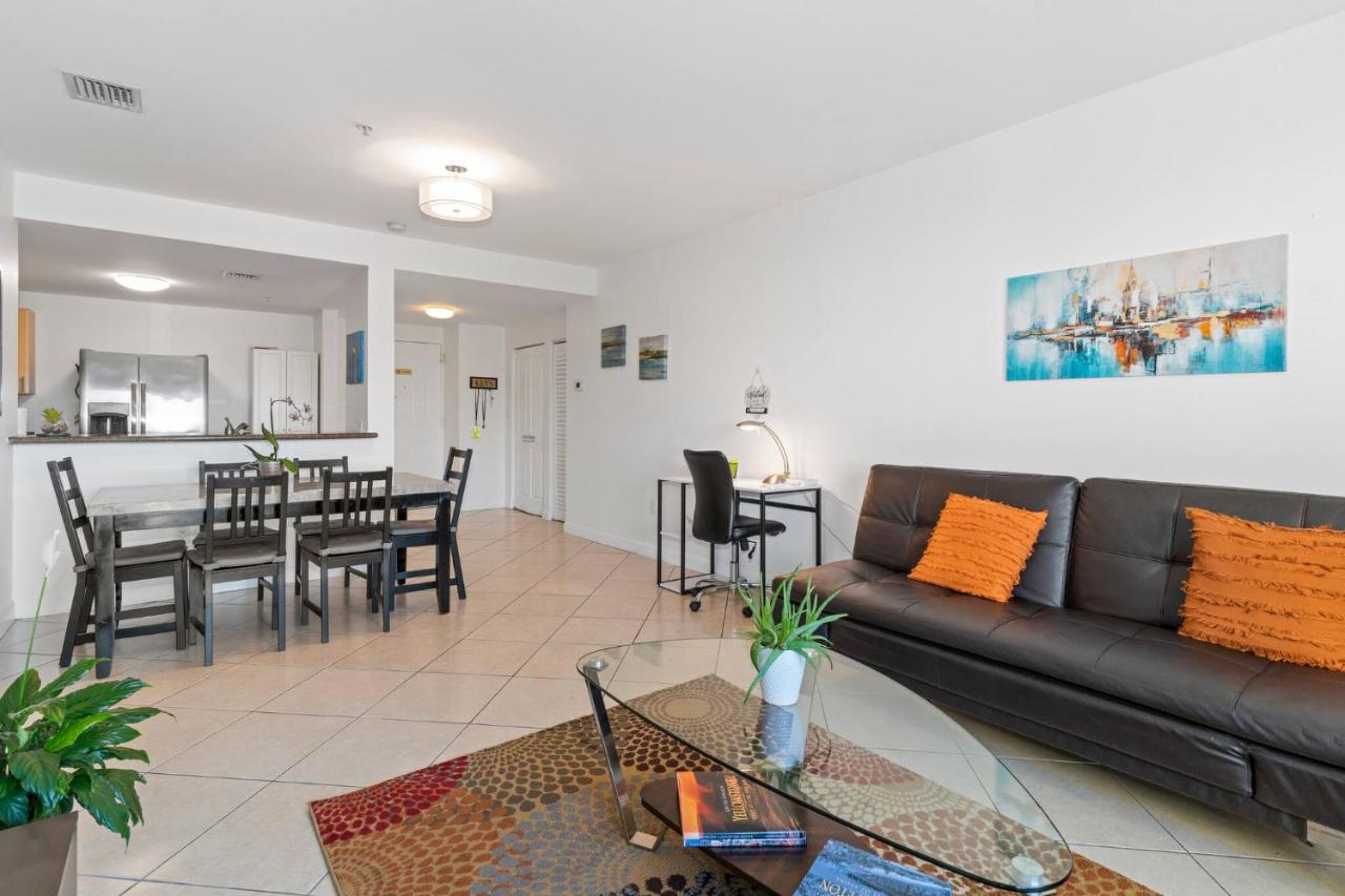 Apartment3BR/2BA King Bed, Parking, Washer& Dryer - 4