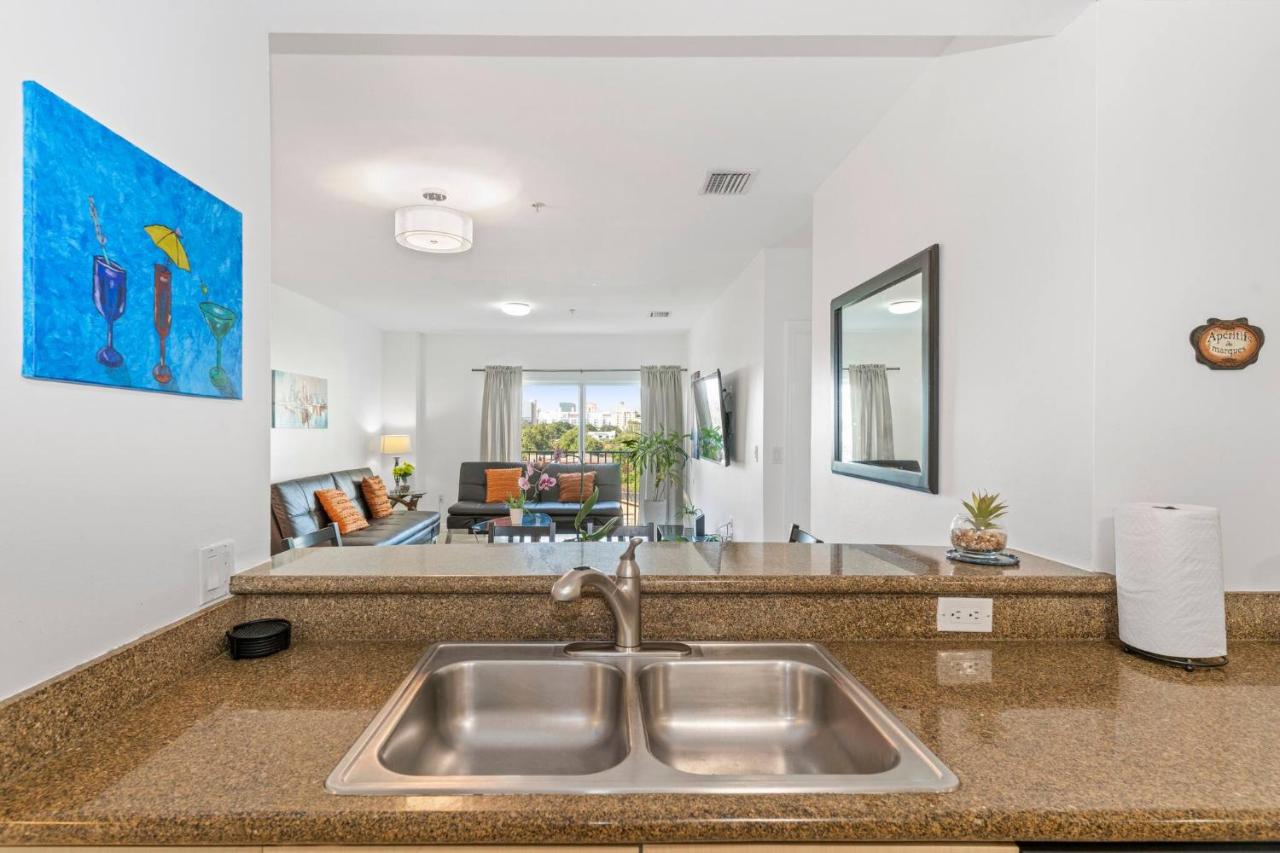 Apartment3BR/2BA King Bed, Parking, Washer& Dryer - 3