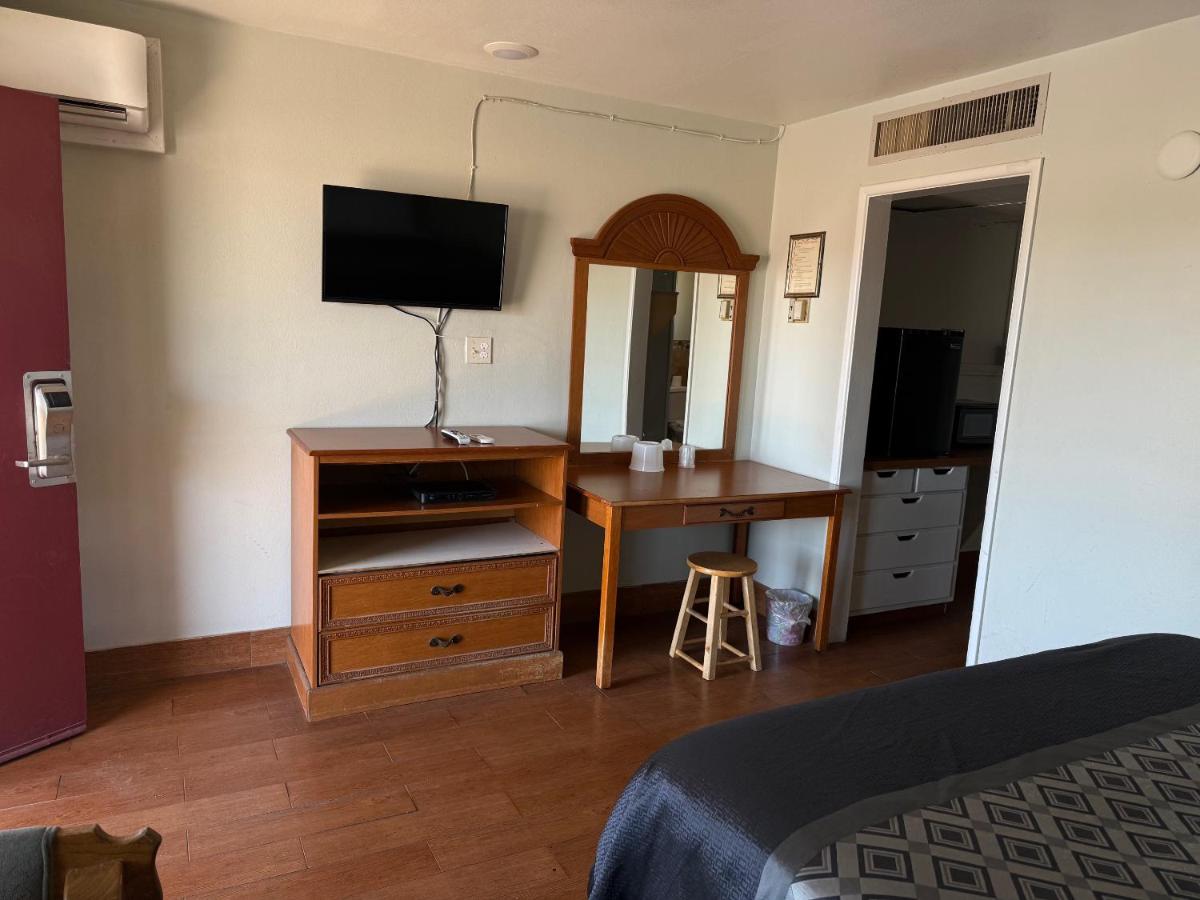 Apple Valley Motel — photo 16