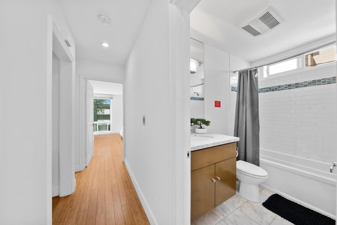 The Orchid-Beachfront Bliss Spacious 2BR Apt In Santa Monica - 3