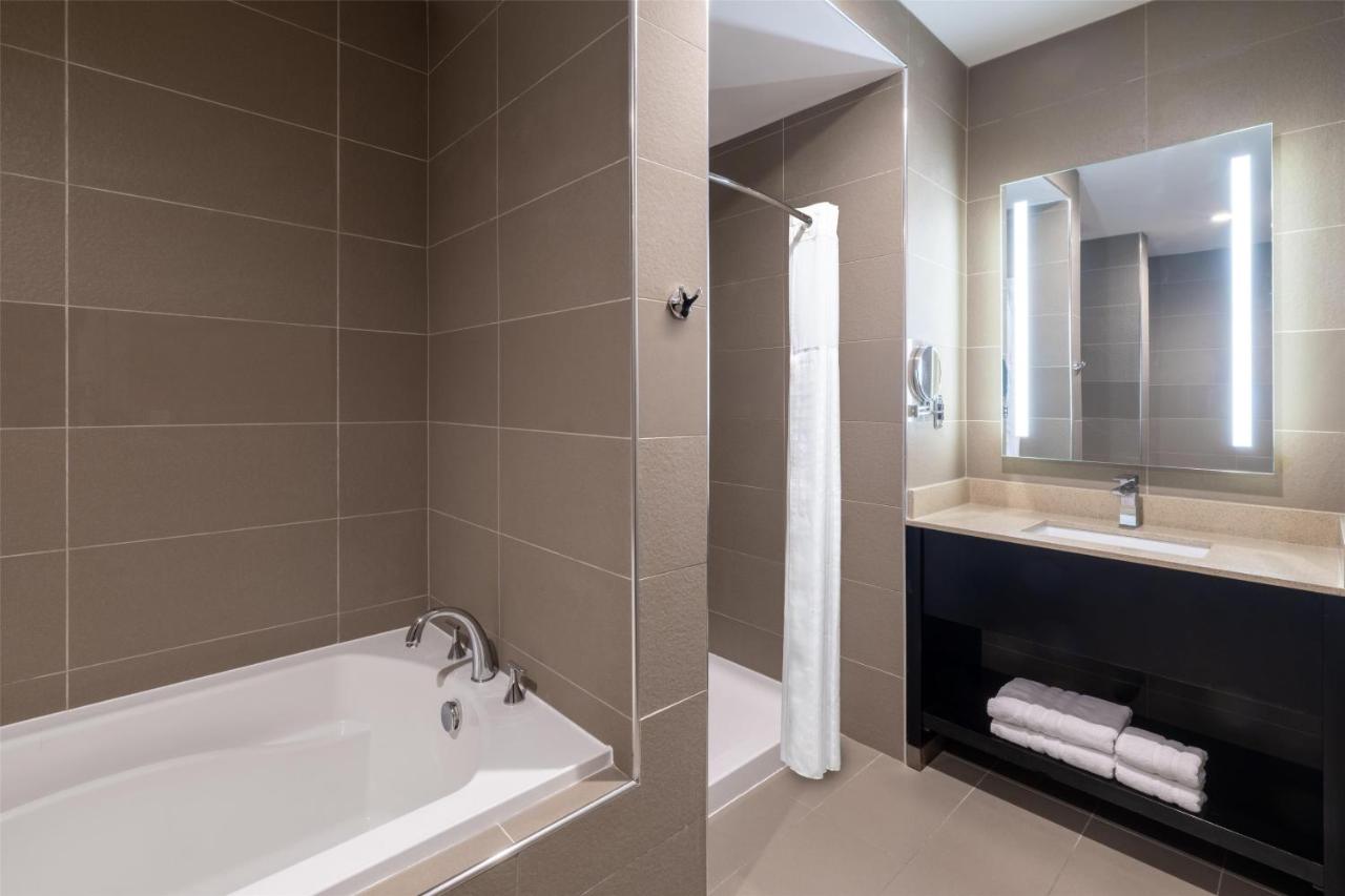 Best Western Premier NYC Gateway Hotel - 3