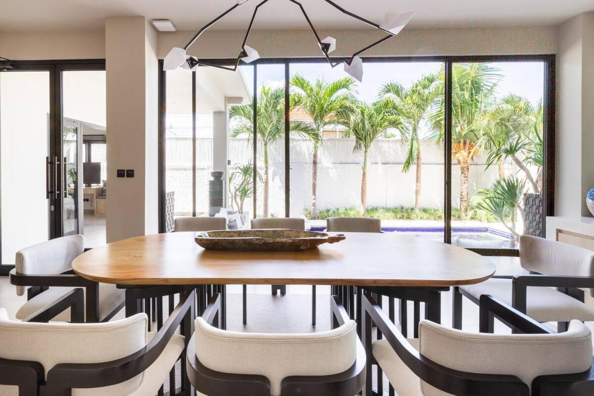 Carved Door Villa Canggu - 5