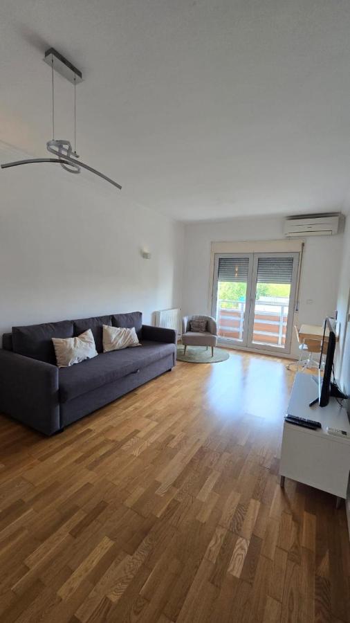 City Living 1BR in Expo Center - 5