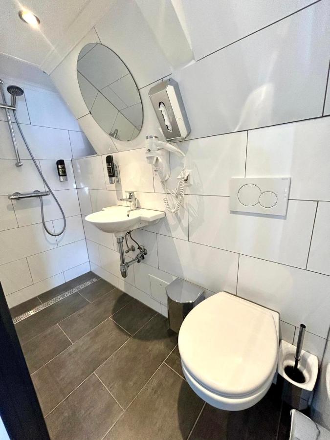 Hotel Damrak Inn - 4