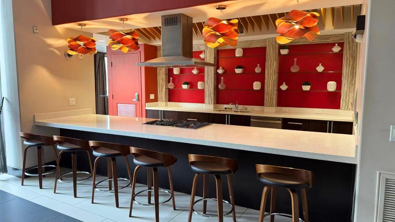 West Hollywood Stylish One Bedroom - Free Parking & Pool & Gym - 5