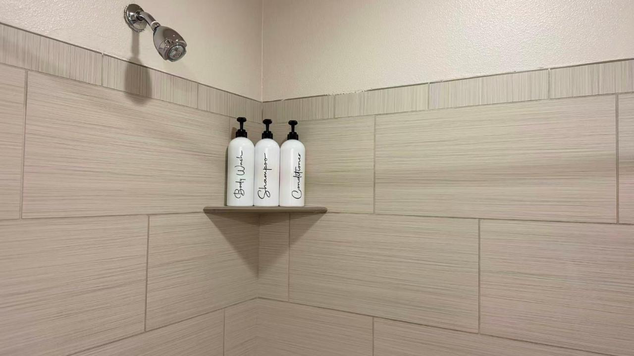 West Hollywood Stylish One Bedroom - Free Parking & Pool & Gym - 3