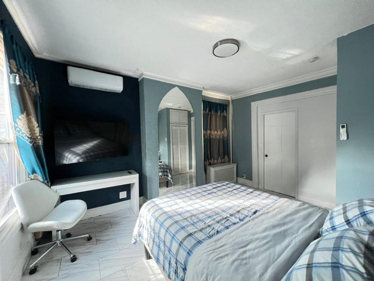 3 bedrooms in 2nd floor Modern Brooklyn home, Close to J train - 2