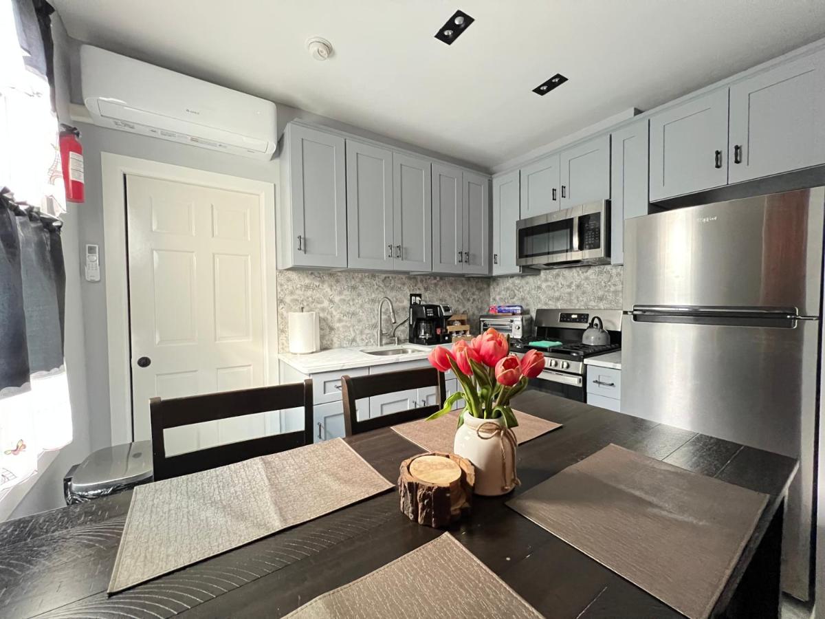 3 bedrooms in 2nd floor Modern Brooklyn home, Close to J train - 4