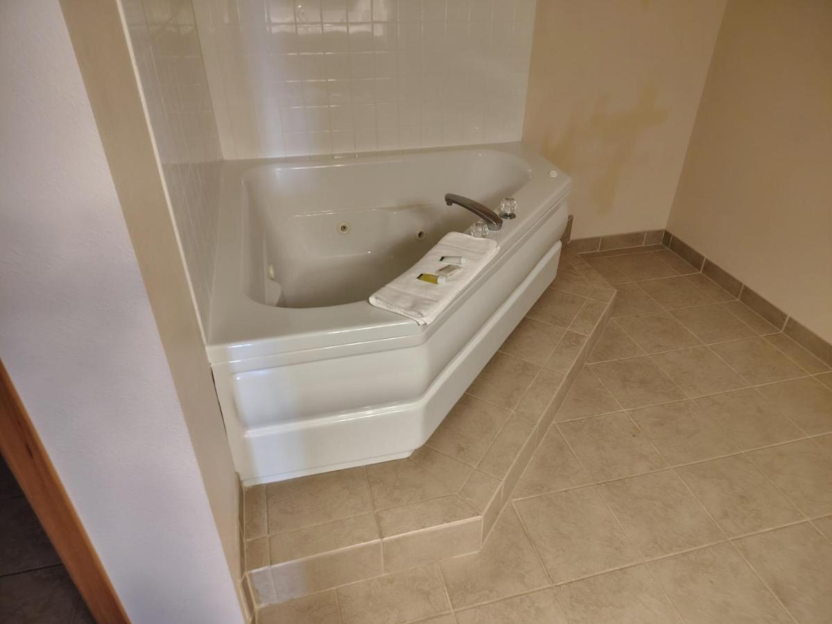 Western Executive Inn — photo 24