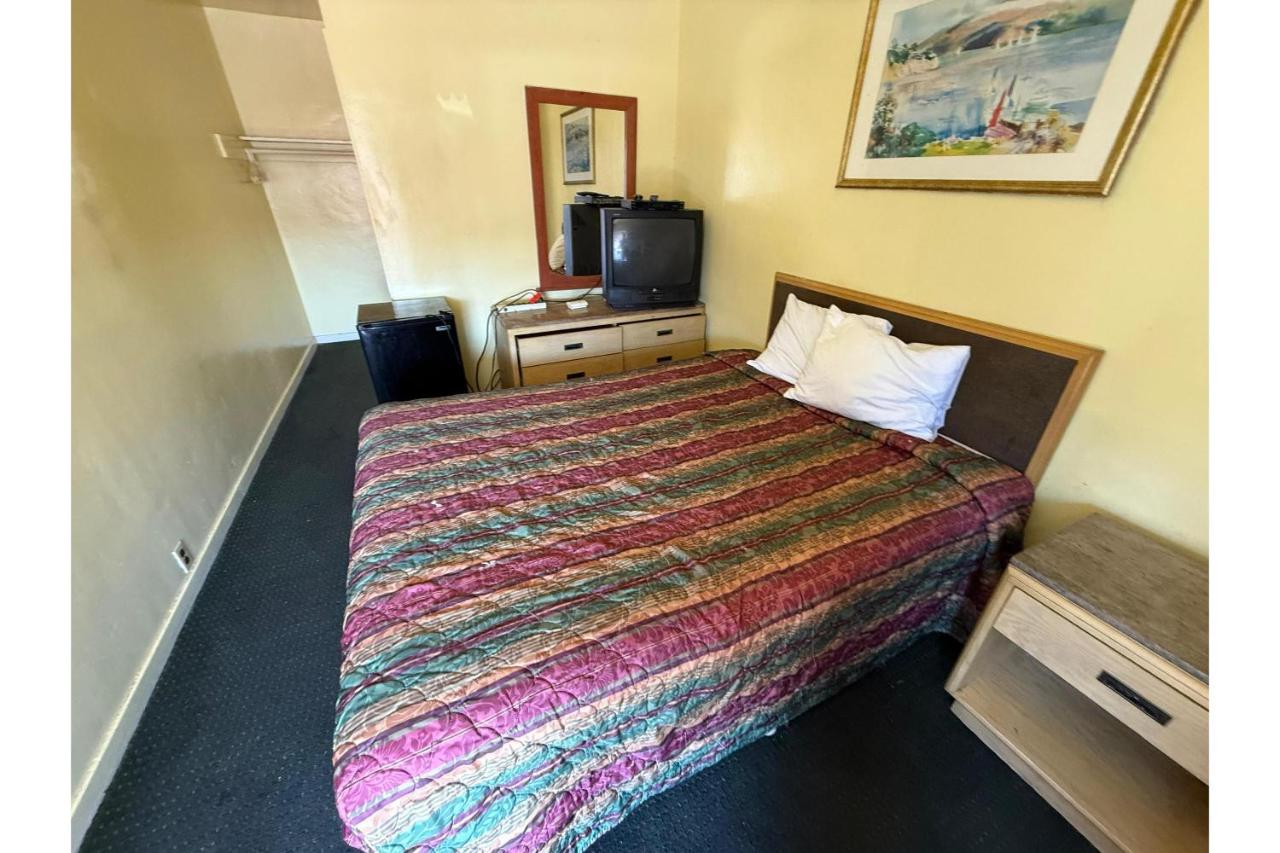 Discovery Inn — photo 18