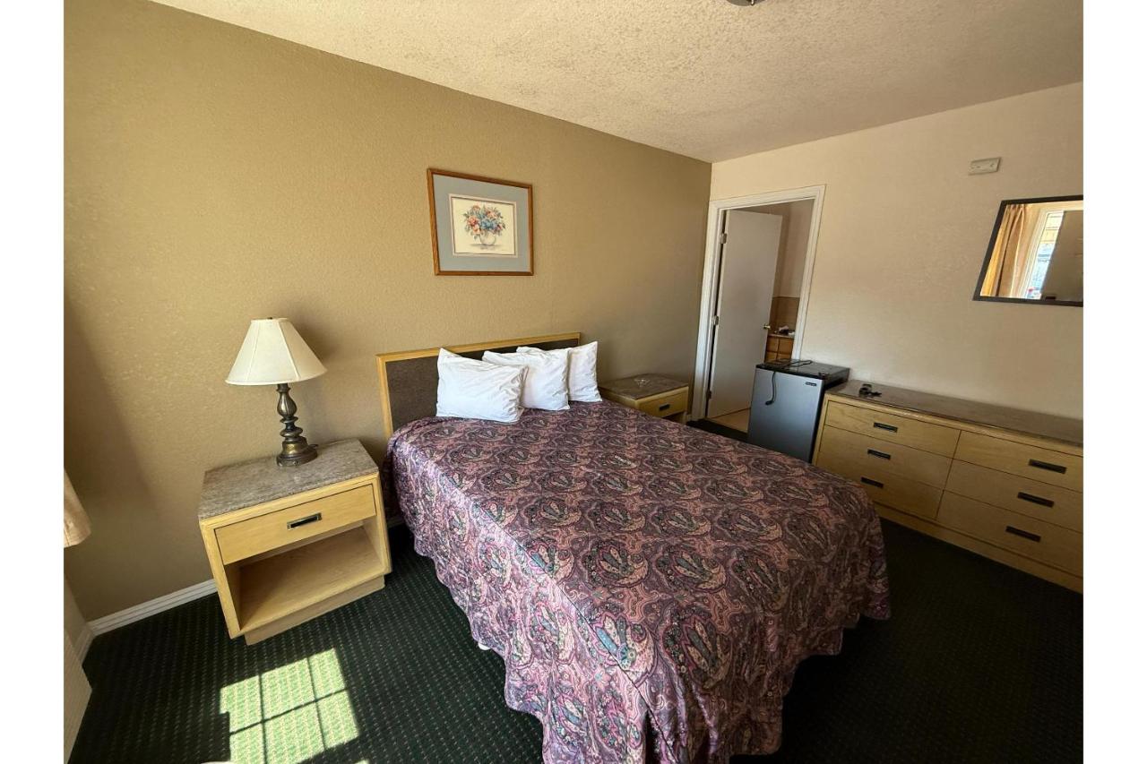 Discovery Inn — photo 1
