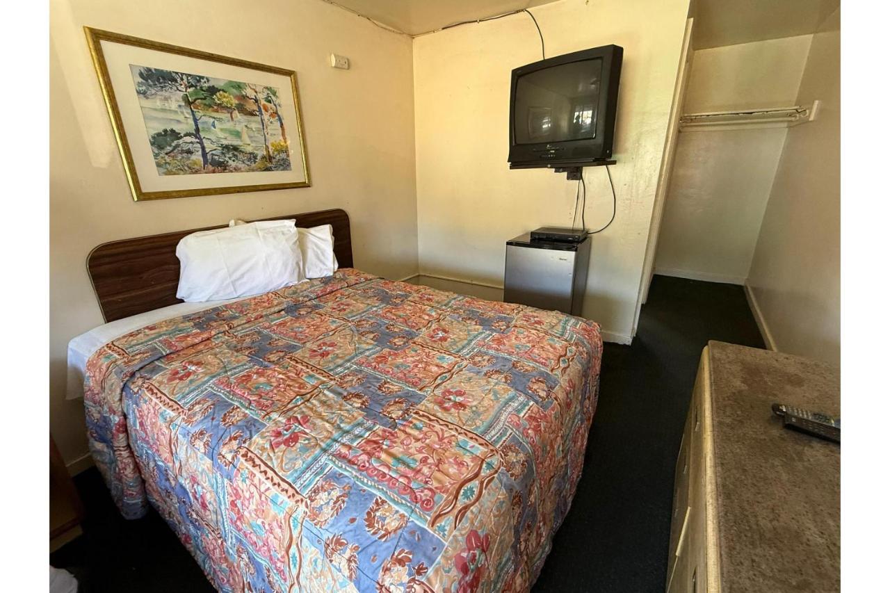 Discovery Inn — photo 17