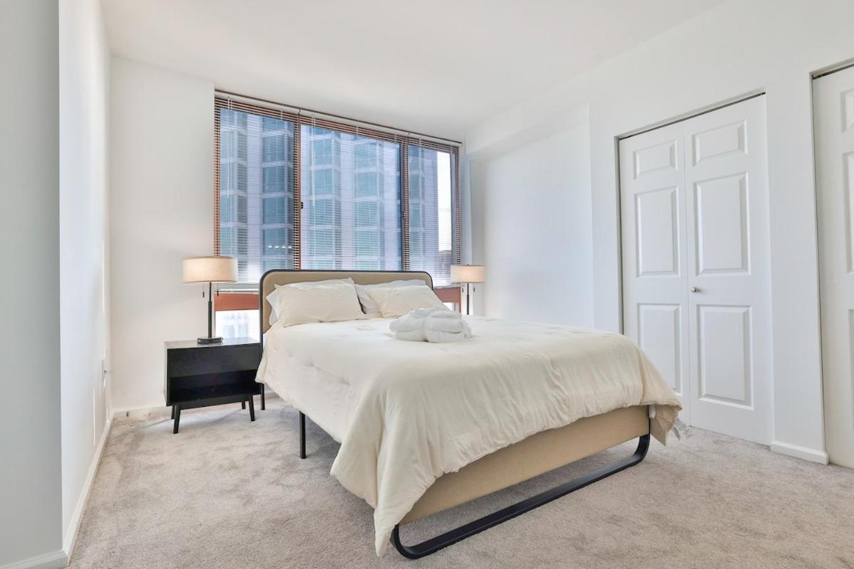 Hudson River waterfront apt w sweeping NYC views - 2