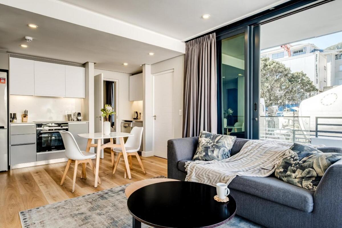 7 on Bantry unit 205 Sea point Modern Seaside Apartment - 4