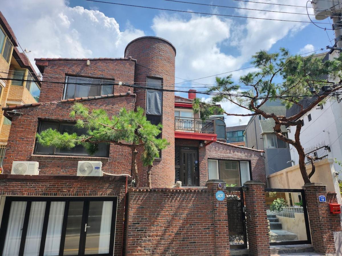 New Serene Hongdae Gardensuite, 5min from AREX